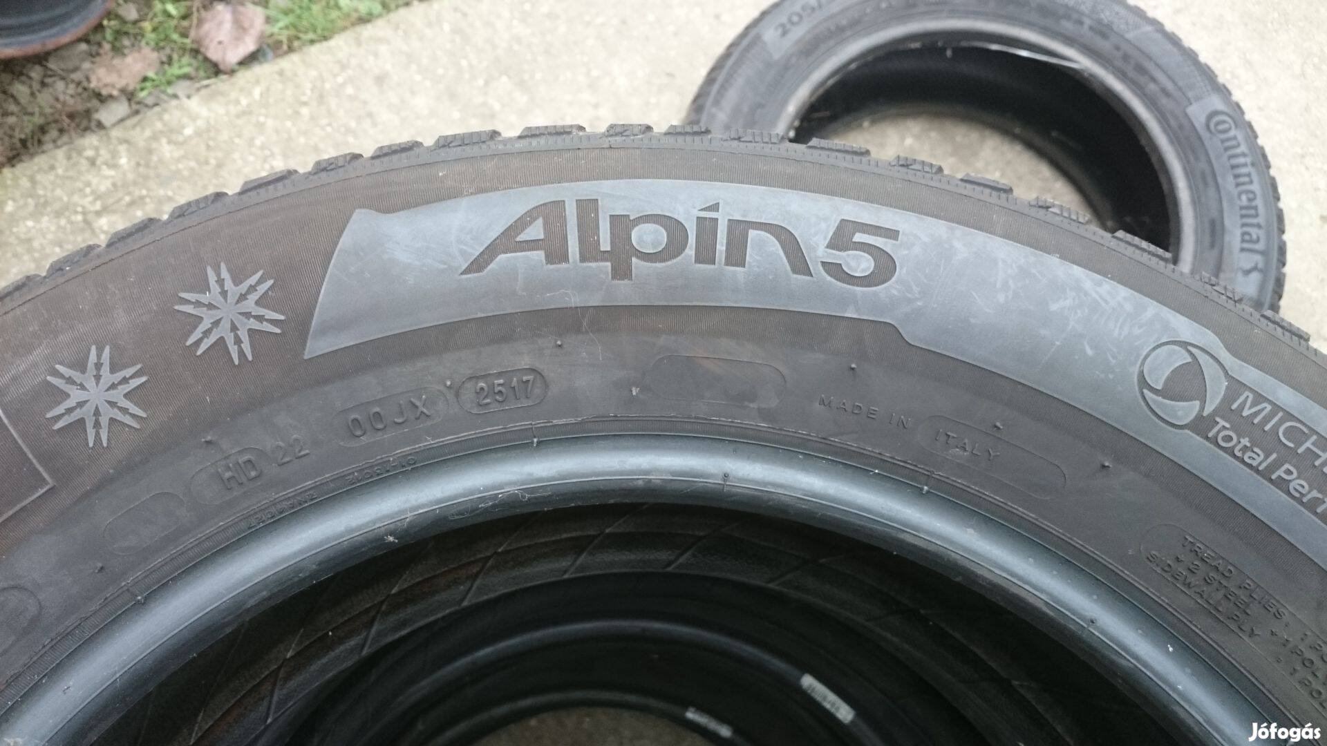 215/65R17 Michelin téligumi