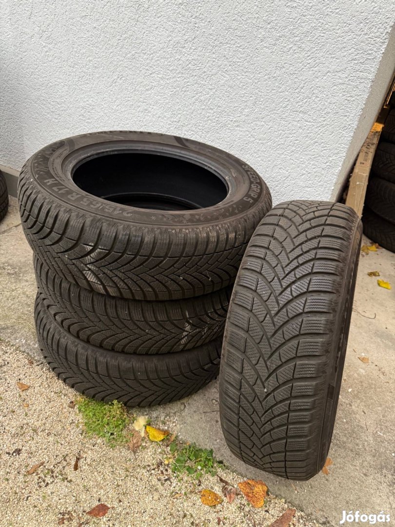 215/65R17 Semperit téli gumi garnitúra DOT2022 szép állapot (Speed gri