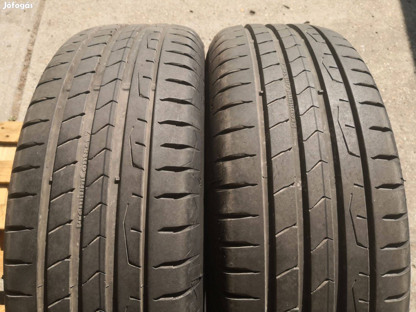215/65R17 újszerű Continental nyári gumi 2db