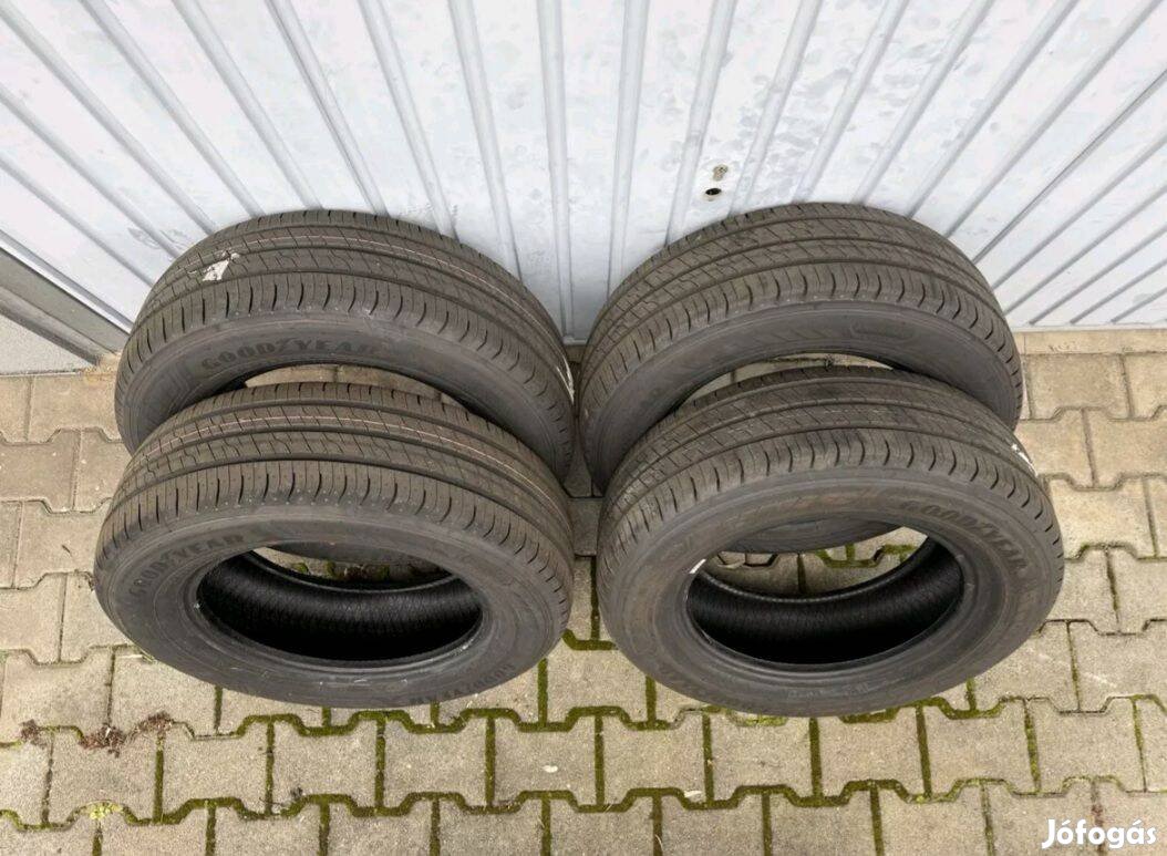 215 65 16C Goodyear, 4db új gumi