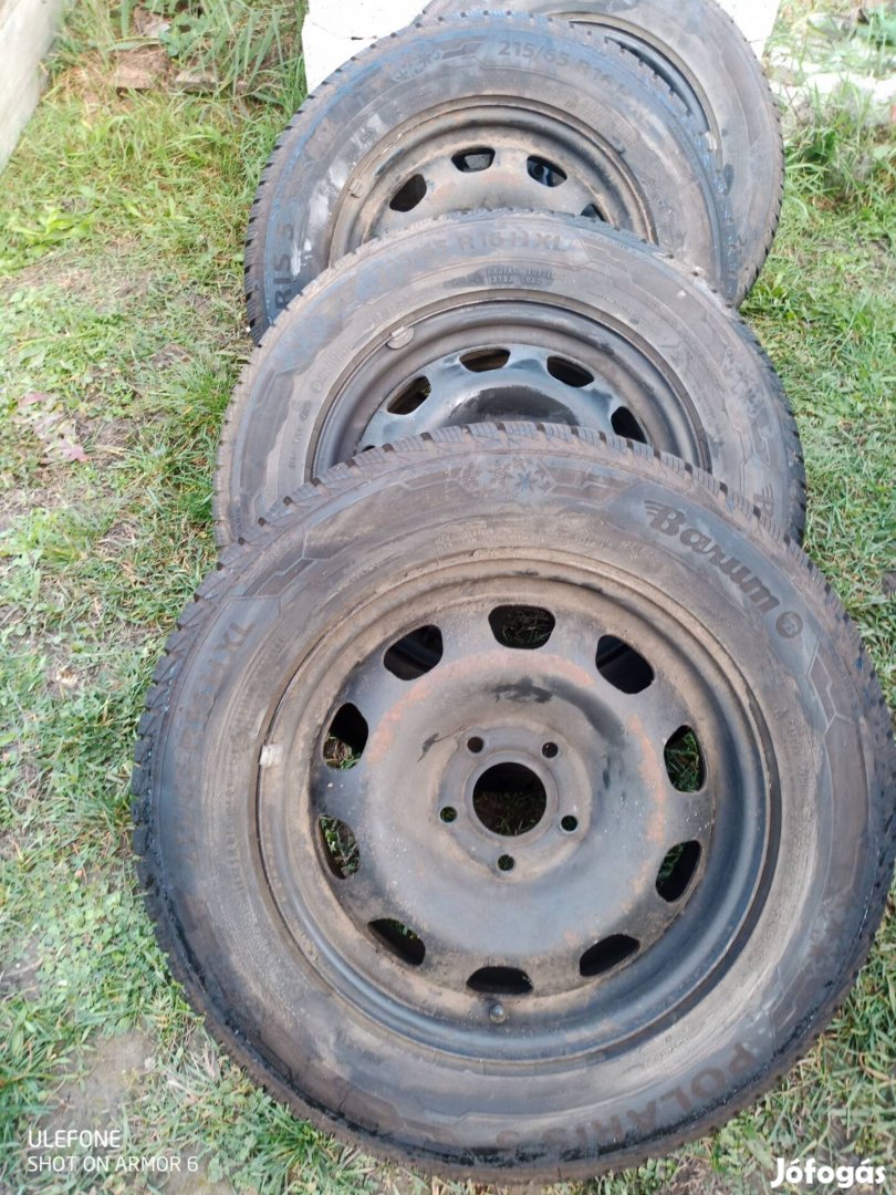 215/65 R16 Barum polaris Teli gumi +Dacia Duster lemez felni