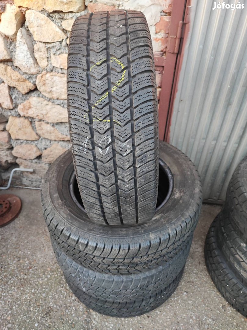 215/65 R16 C téli gumi Semperit 2 