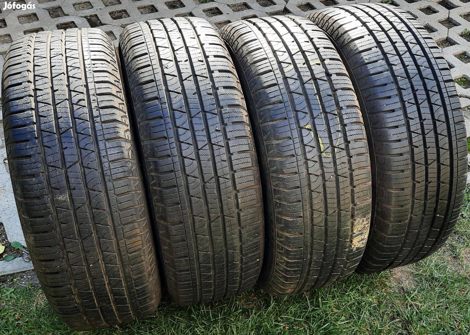 215/65 R16 Continental Négyévszakos gumik