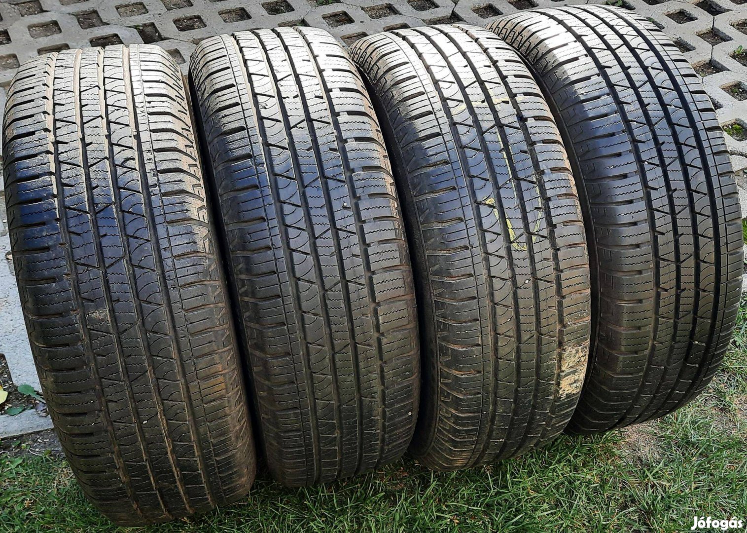 215/65 R16 Continental Négyévszakos gumik