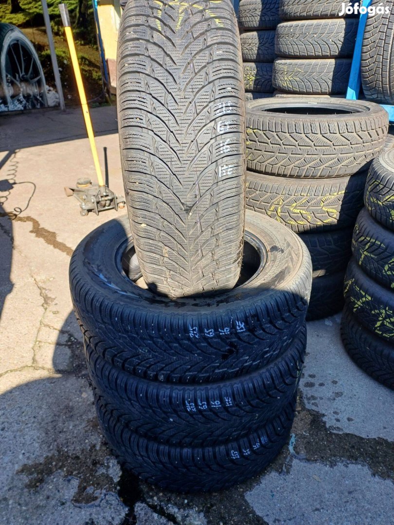 215/65 R16 Nokian használt téligumi