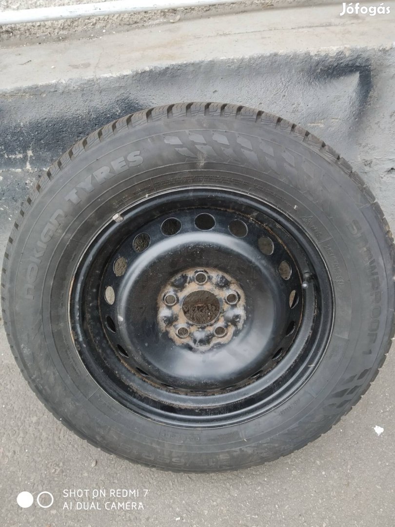 215/65 R16 Nokian téligumi (2023) szett felnivel