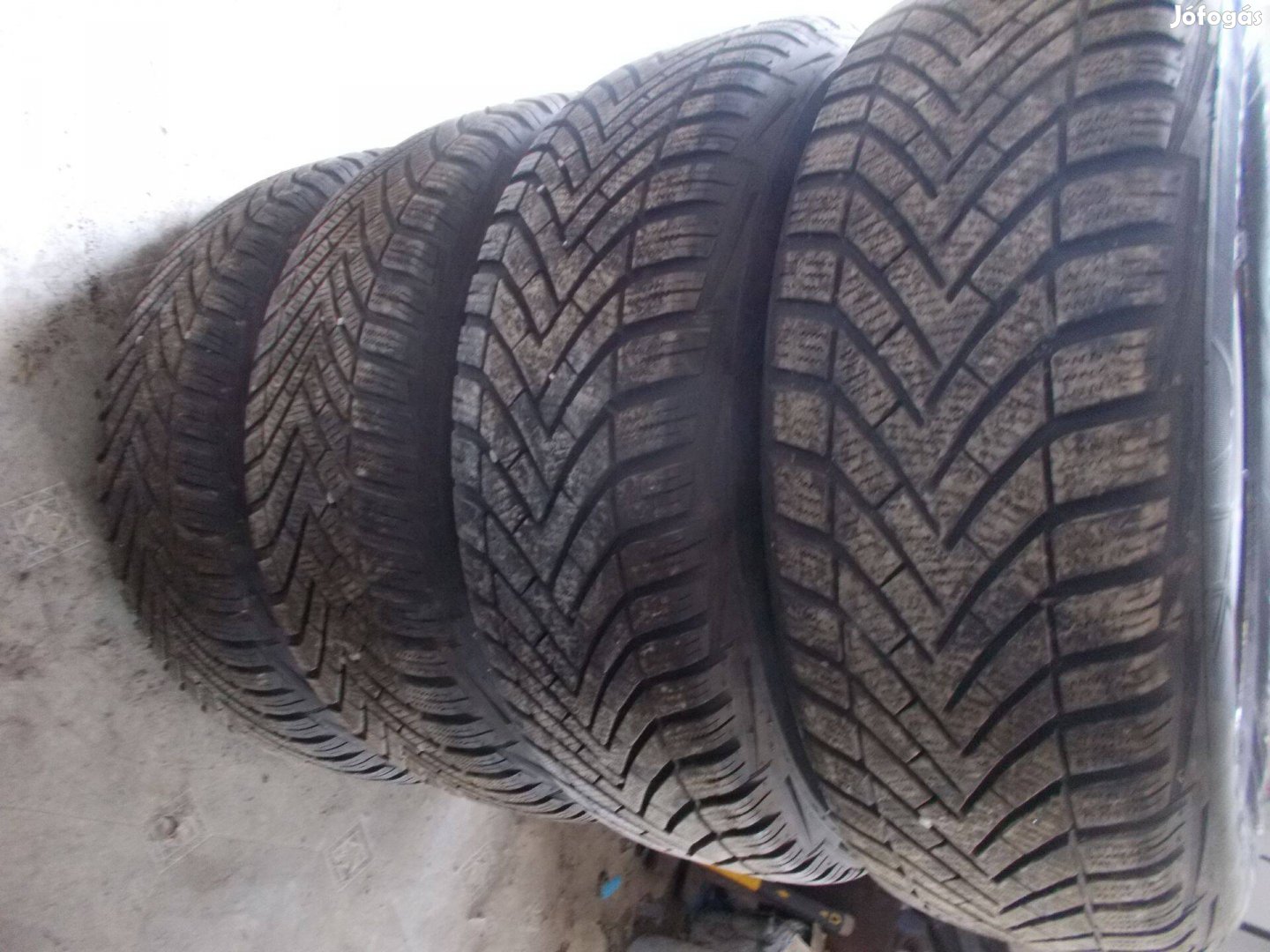 215/65 R16 Wredestein Téligumi Dacia Duster Lemezfelnin