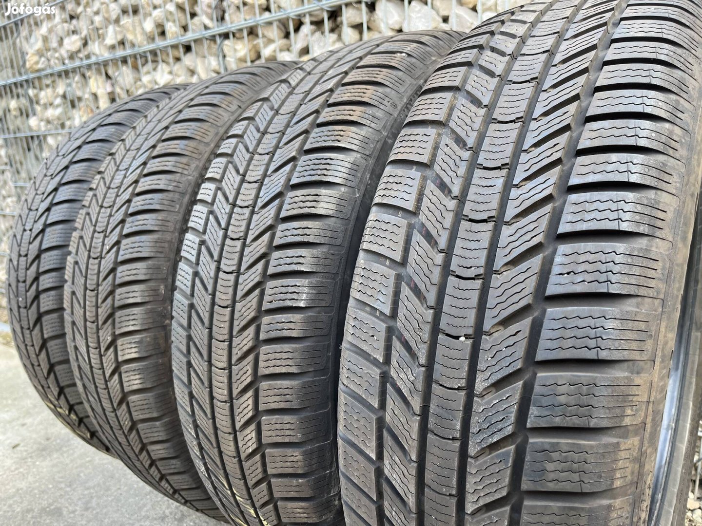 215/65 R17 Continental téli gumik