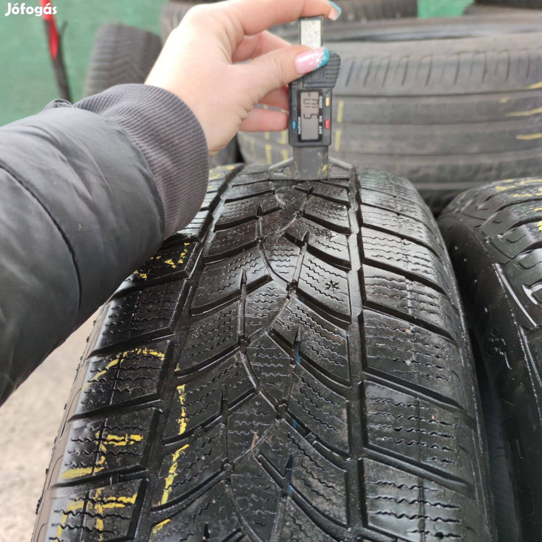 215/65 R17 Goodyear téli gumi 40000ft a 4db/174/