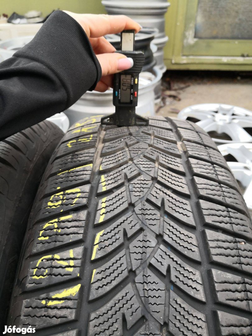 215/65 R17 Goodyear téli gumi 40000ft a 4db /279/