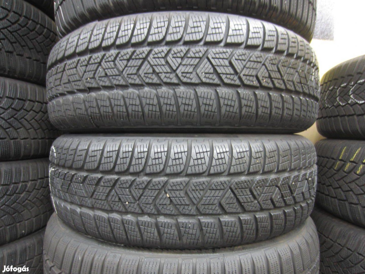 215/65 R17 Pirelli SC Winter 103H