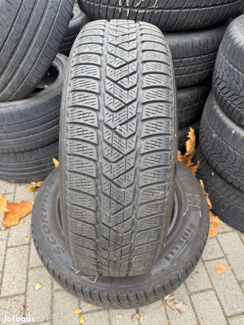 215/65 R17 Pirelli használt téli gumi