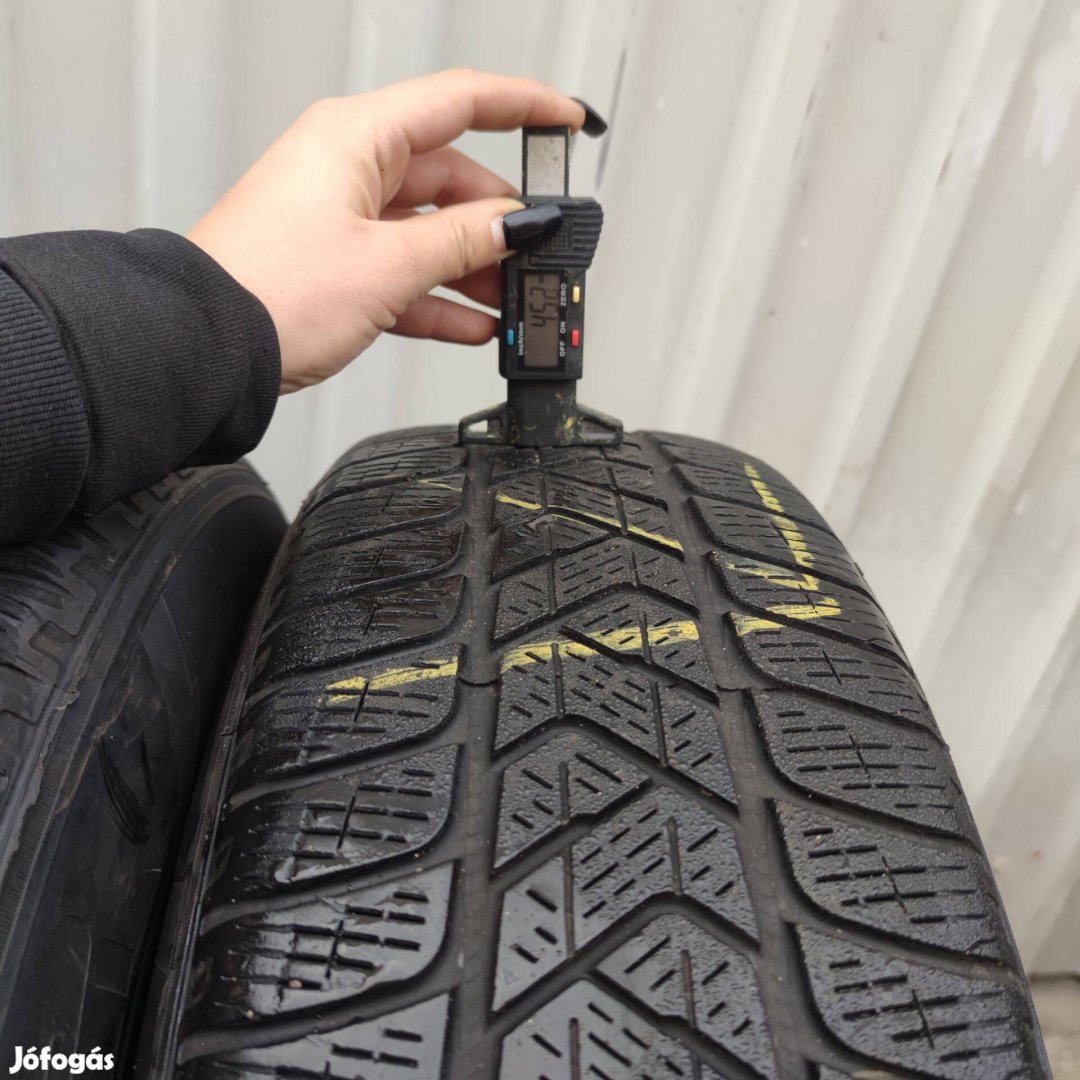 215/65 R17 Pirelli téli gumi 10000ft a 2db/160/