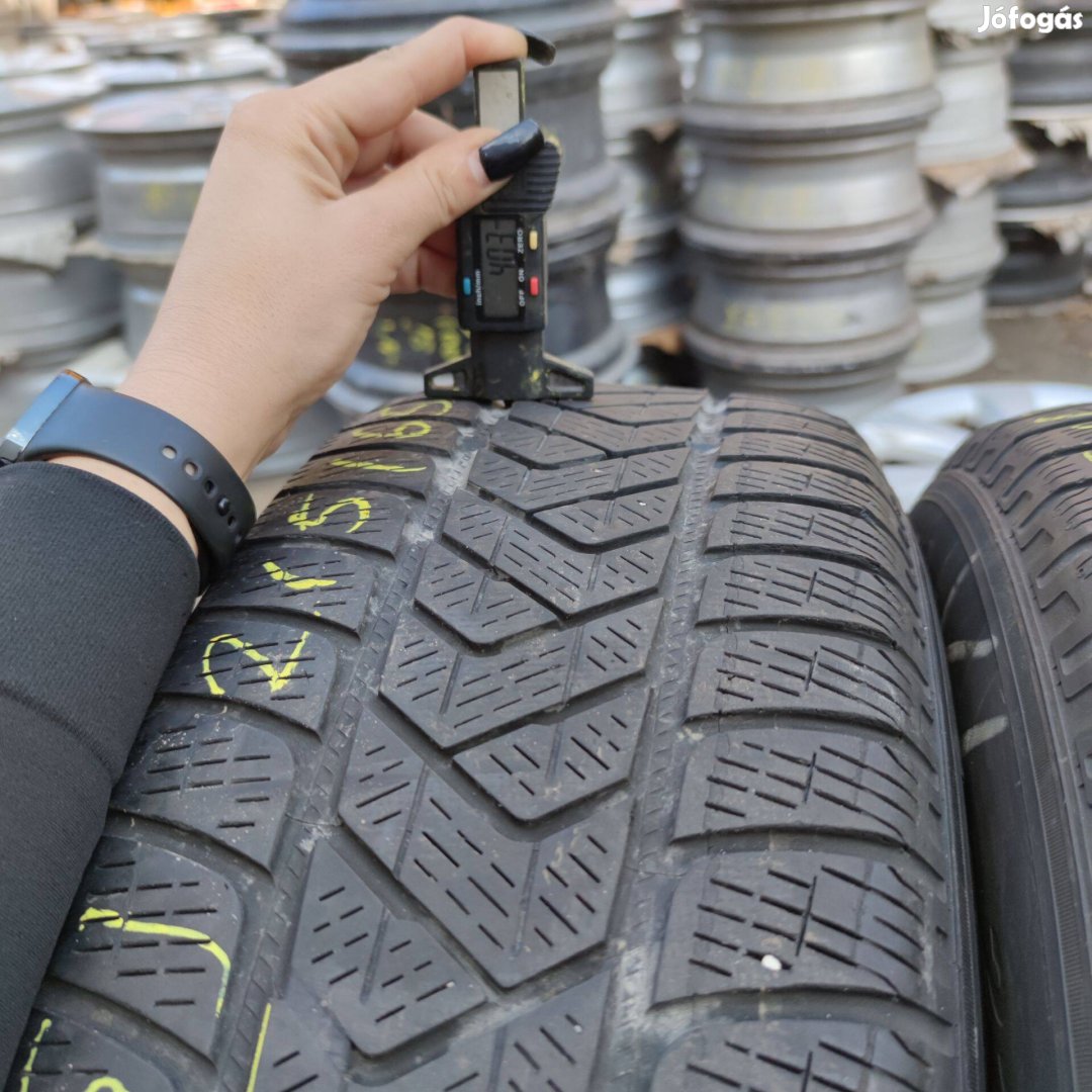 215/65 R17 Pirelli téli gumi 12000ft a 4db/136/