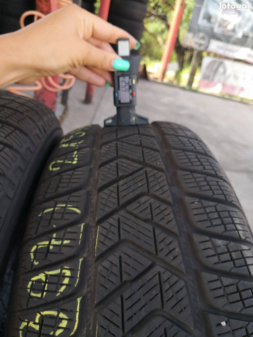 215/65 R17 Pirelli téli gumi 30000ft a 2db /397/