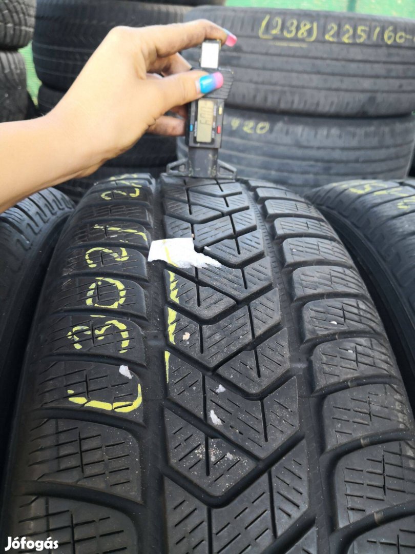 215/65 R17 Pirelli téli gumi 55000ft a 4db/302/