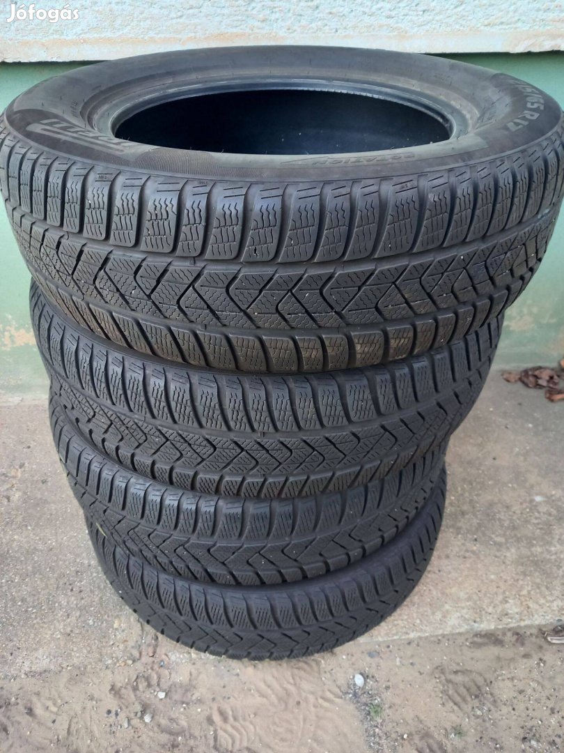 215/65 R17 Téli gumi Pirelli Sottozero 3