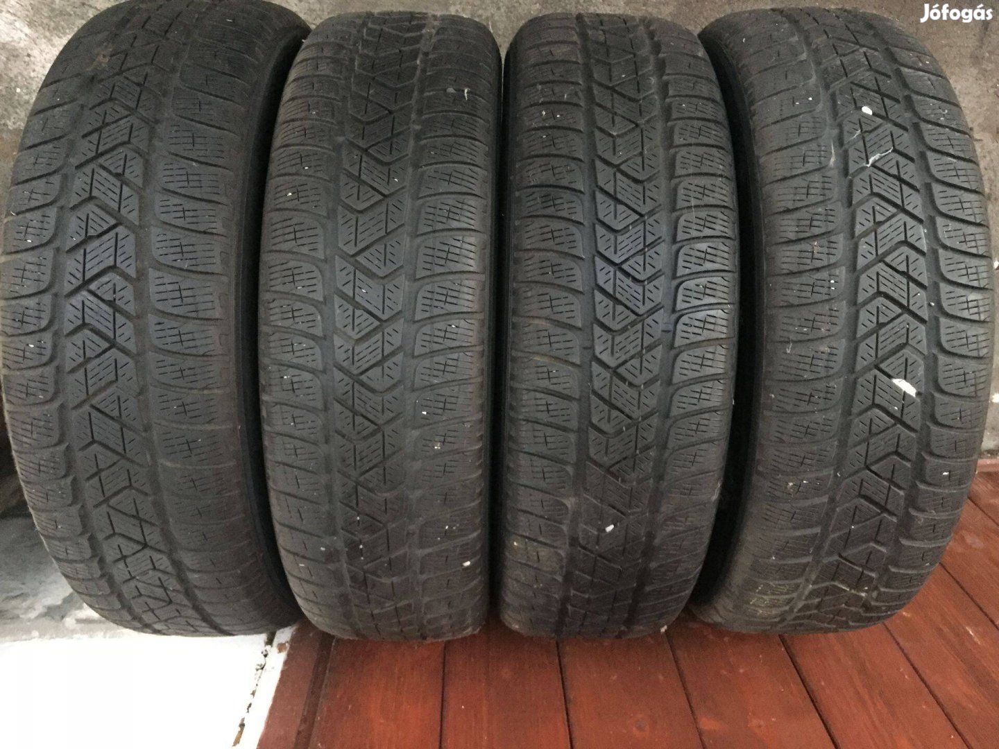 215 65 R 17 Pirelli téli gumi eladó!