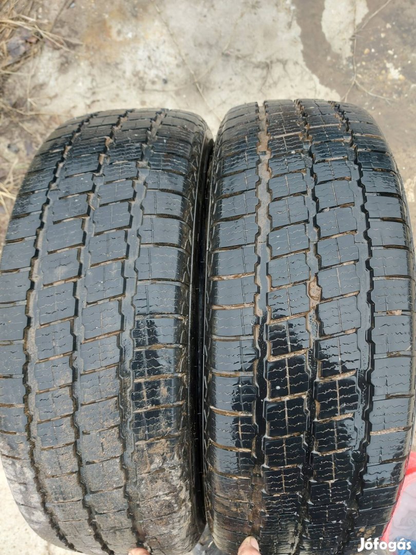 215/65 r15l6c kisteher gumi pár eladó