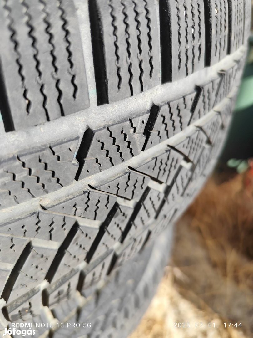 21565 r16 Téli gumik 4db