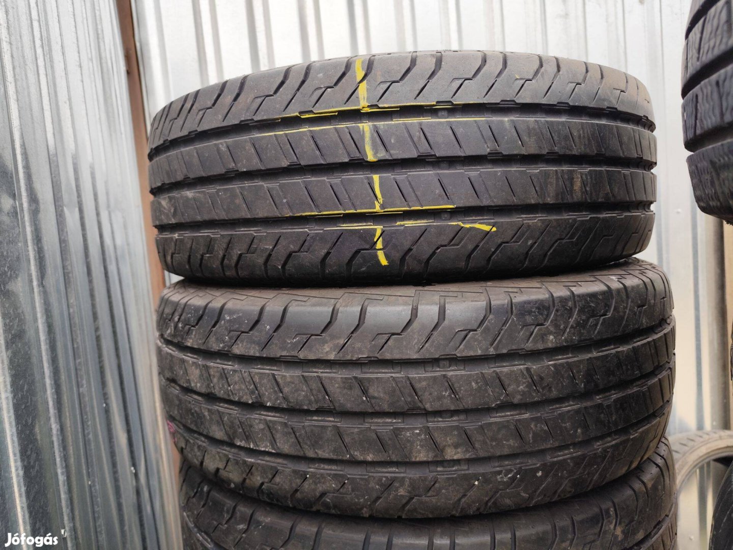 215/65 r16c Continental nyári