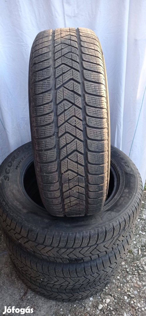 215/65 r17 4db Pirelli téli gumi eladó