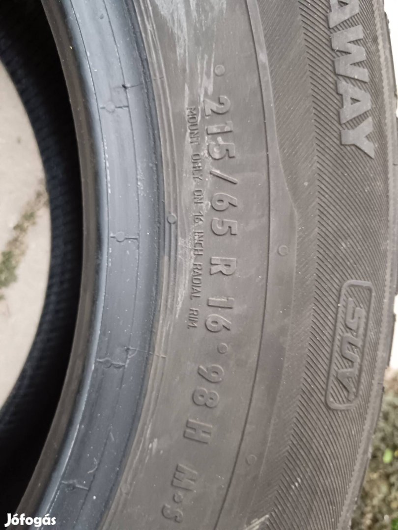 215/65r16-os téli gumi. 
