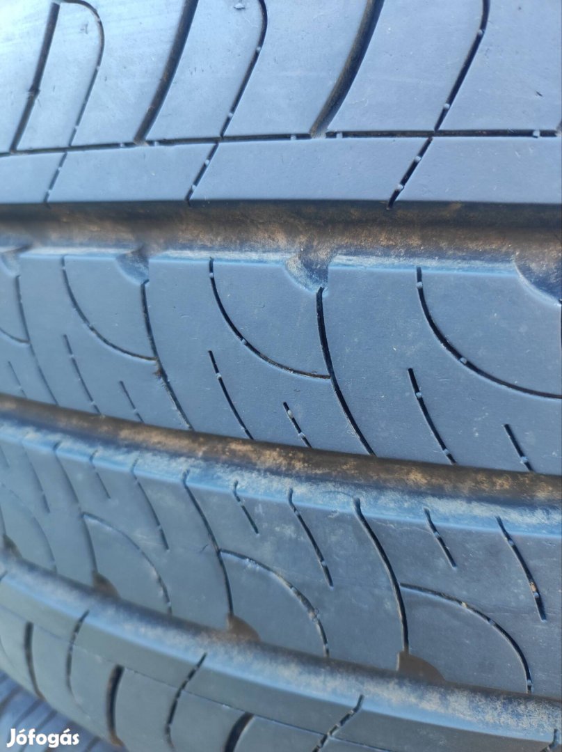 215/65r16c kisteherautó nyárigumi eladó