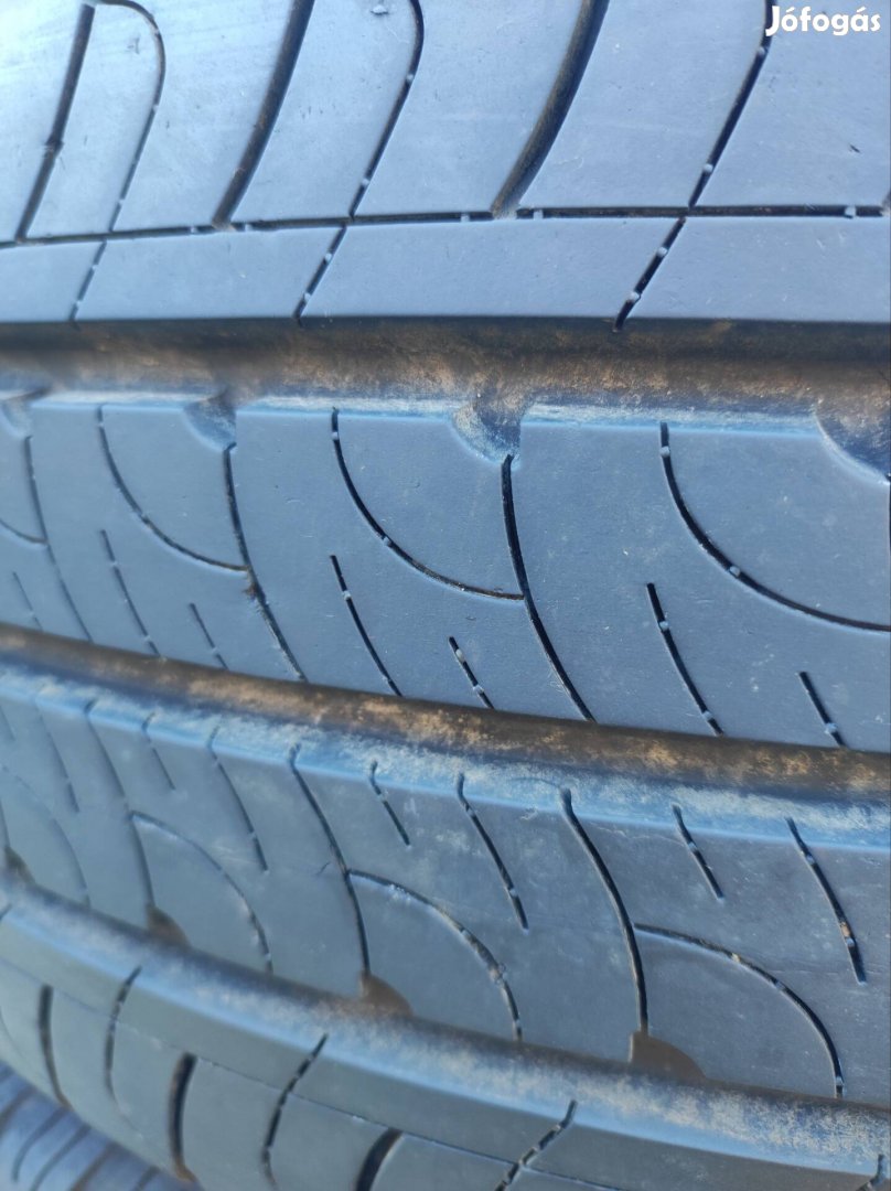 215/65r16c kisteherautó nyárigumi eladó 