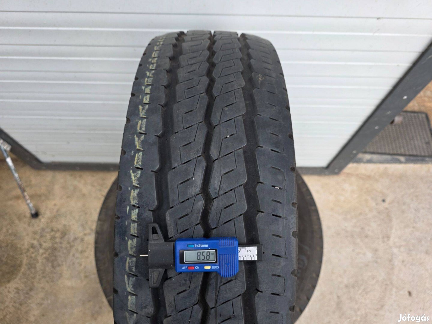 215/70R15C Continental garnitúra szinte újszerű állapotban eladó!