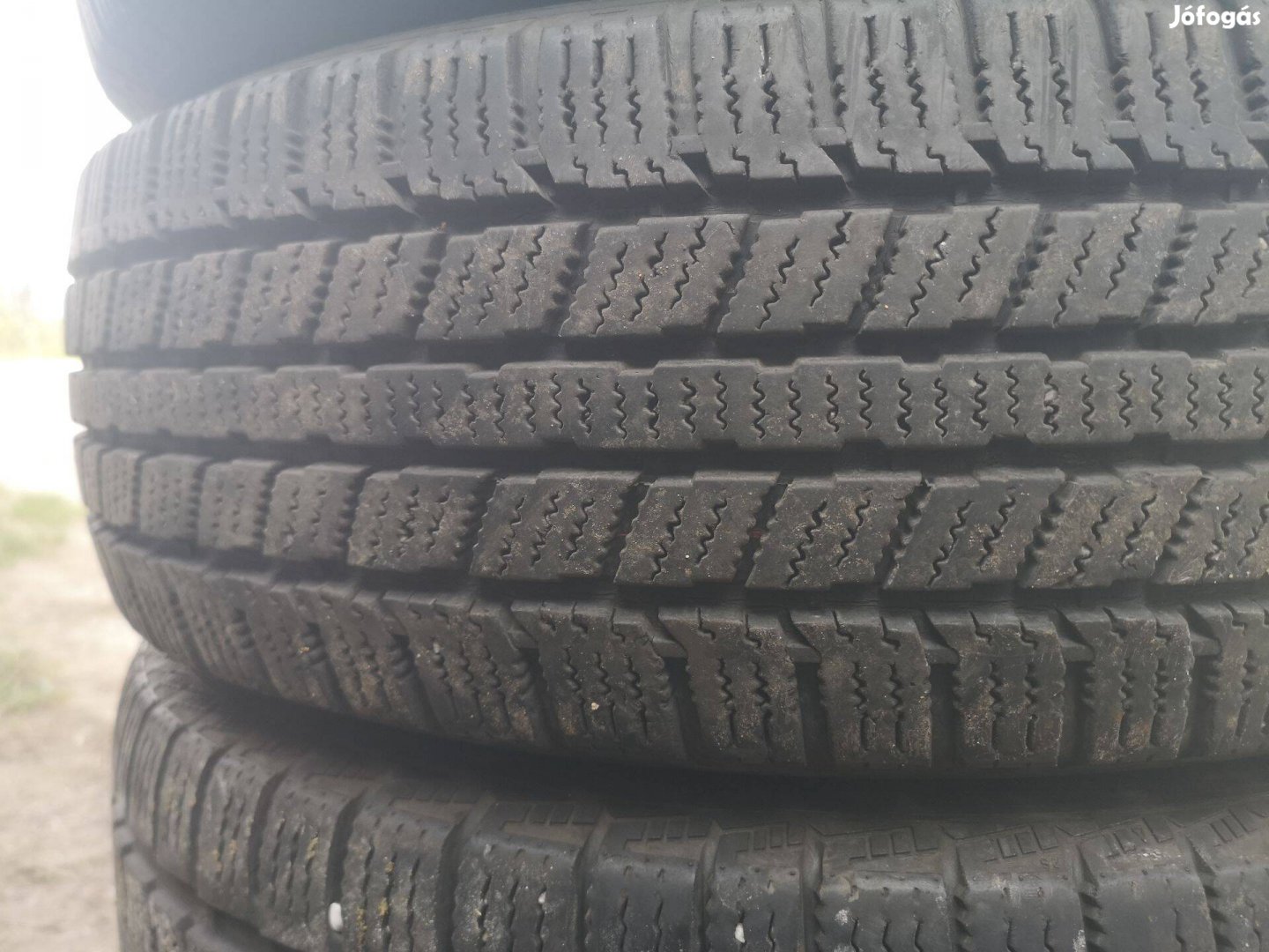 215/70R15C kisteherre téligumik