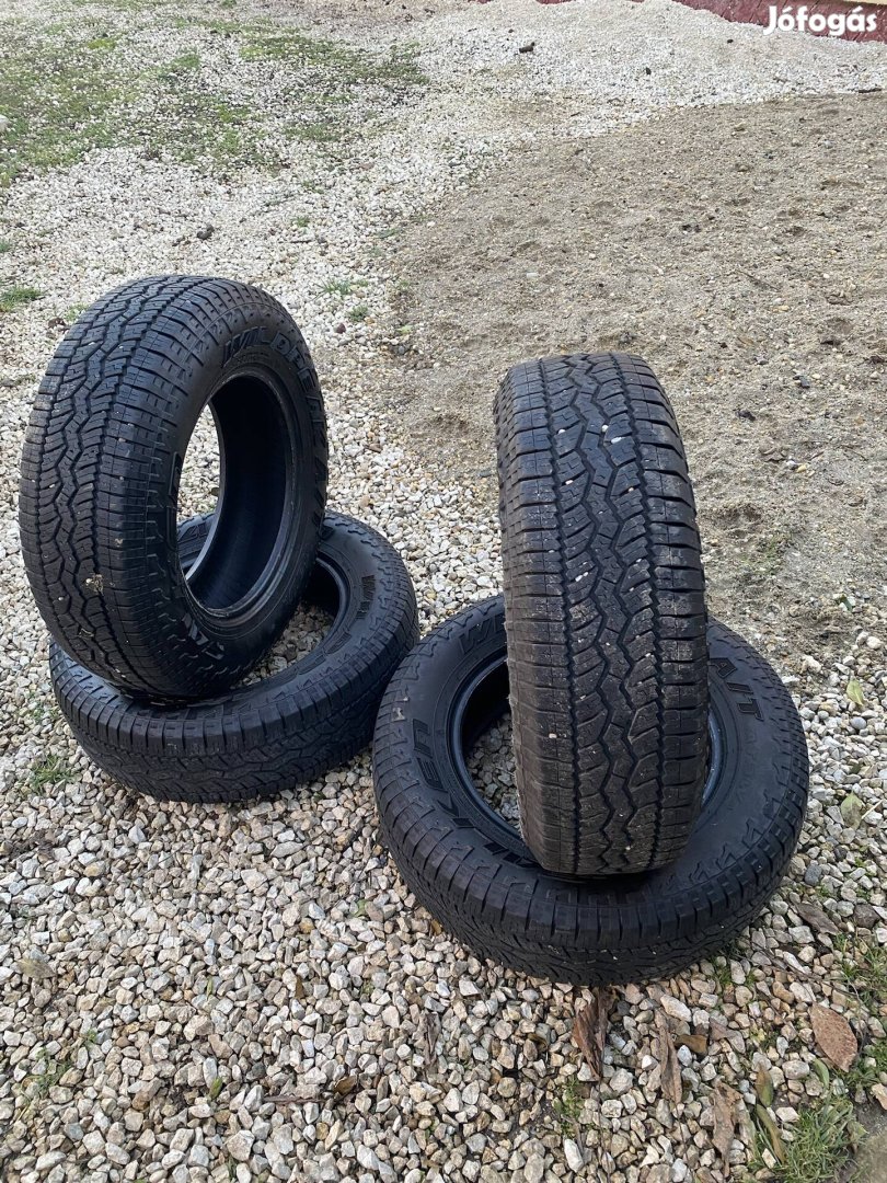 215/70R16 100H A/T  terepjáró gumiabroncs