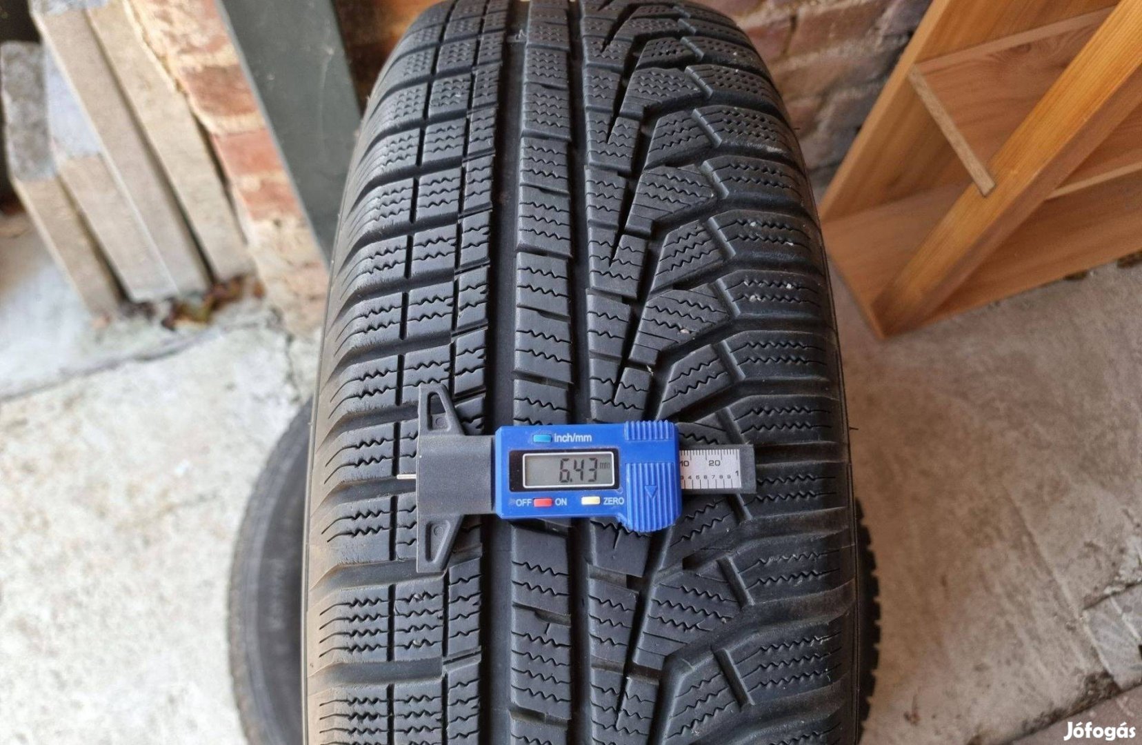 215/70R16 Hankook téli 2db újszerű állapotban olcsón eladó!