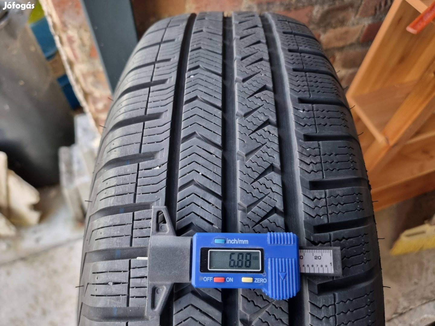215/70R16 Vredestein 4évszakos garnitúra újszerű állapotban eladó!