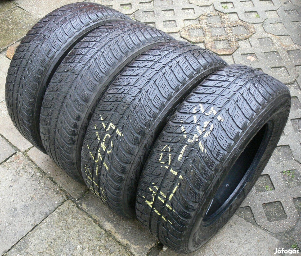 215/70 R16 Nokian Téli gumik