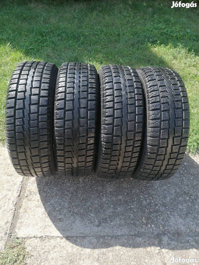 215/70 R16-os Téligumi