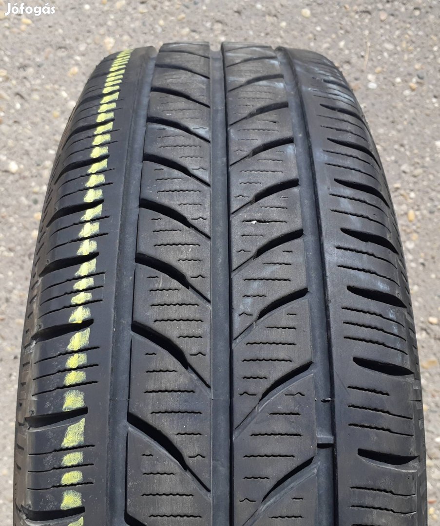 215/70 r15c Yokohama wy01. 4db.