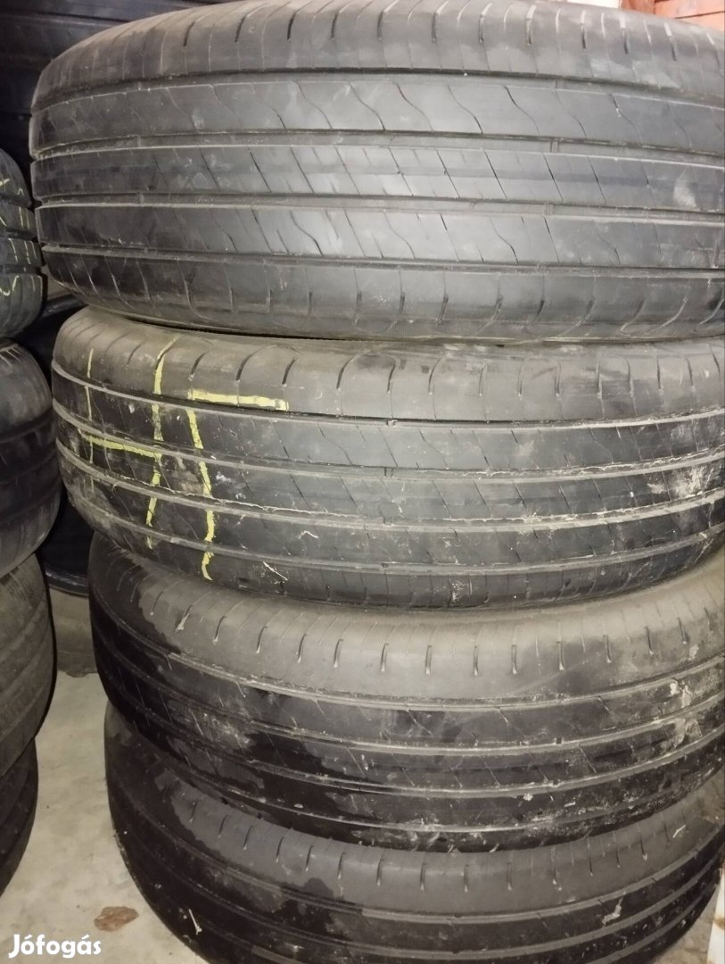 215/70 r16 Nyari gumi Goodyear Németországból 7 mm.