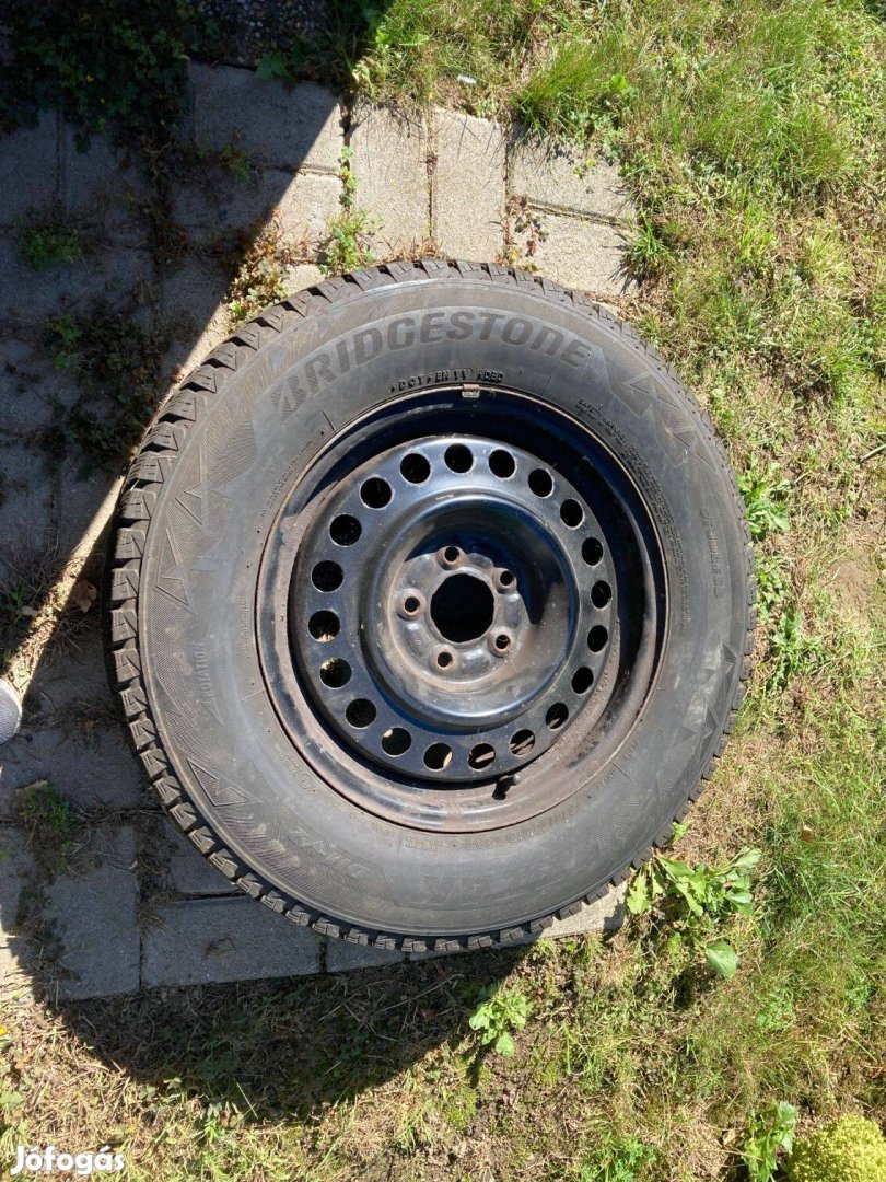 215/70 r16 téli komplett garnitúra eladó