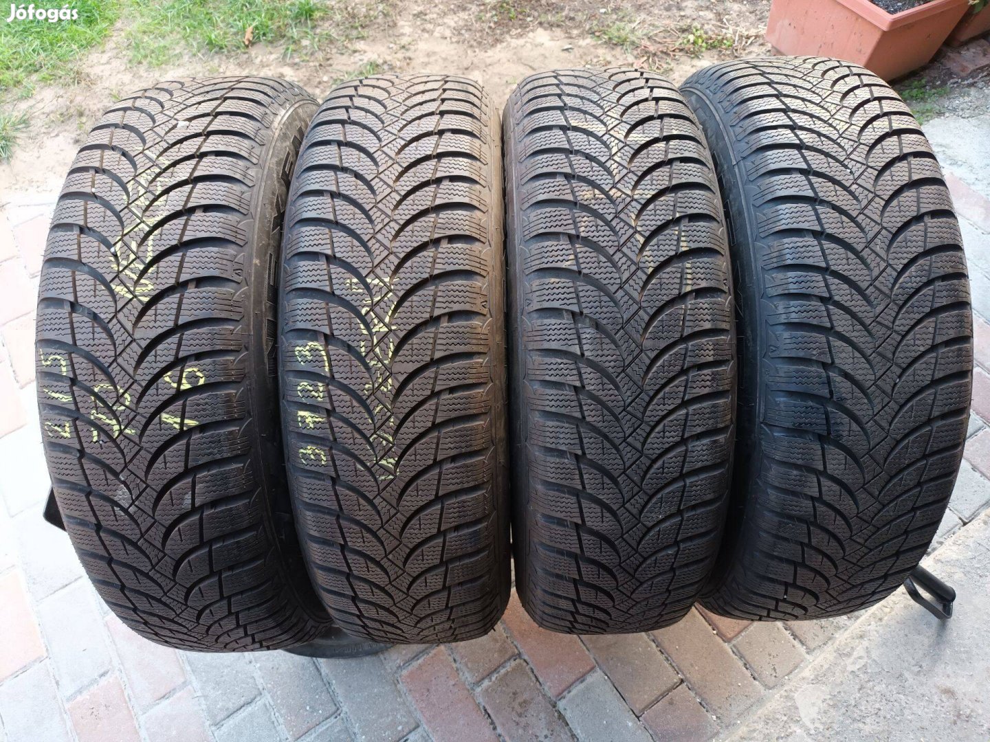 215/70r16 Nexen téligumi 4db újszerű