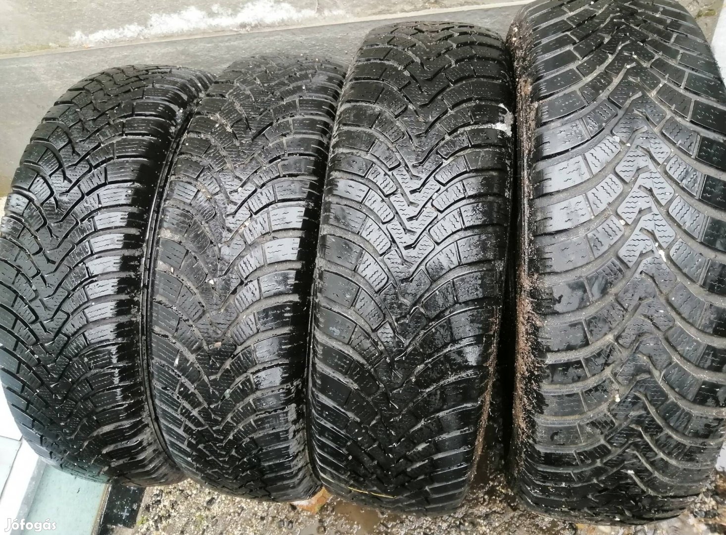 215/70r16 téligumi