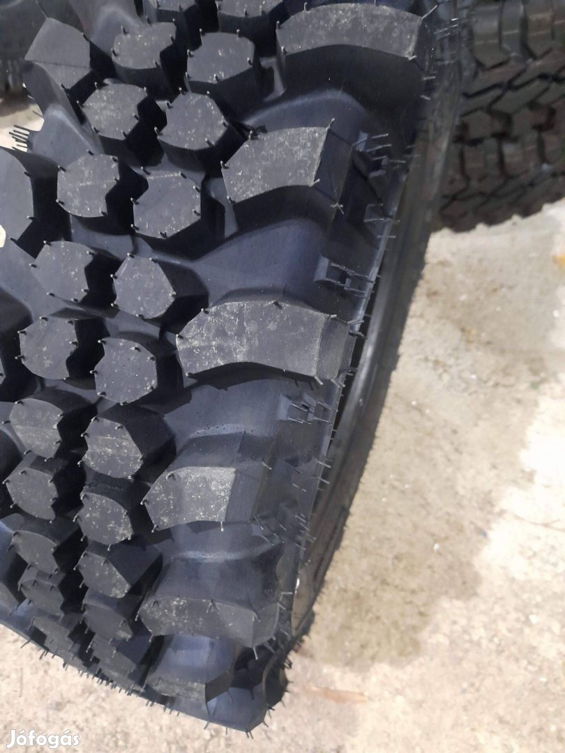 215/75R15 Truck mintás terepgumi