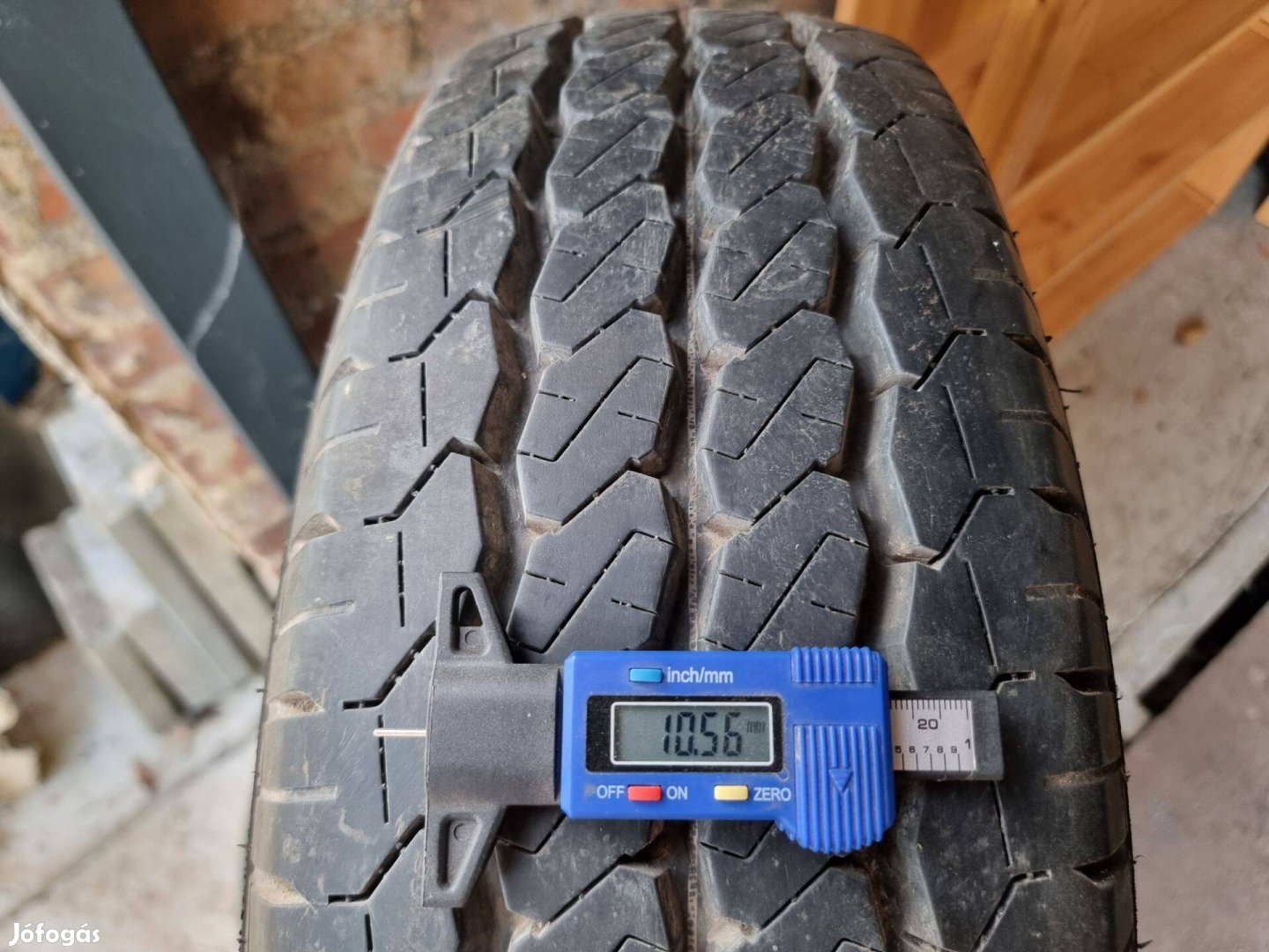 215/75R16C Lassa garnitúra teljesen újszerű állapotban eladó!