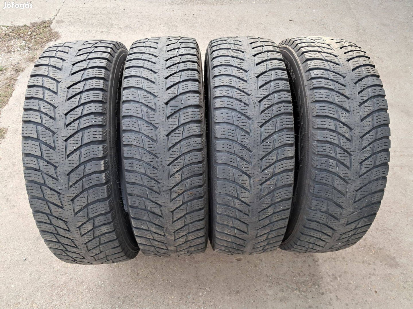 215/75R16C Téli gumu