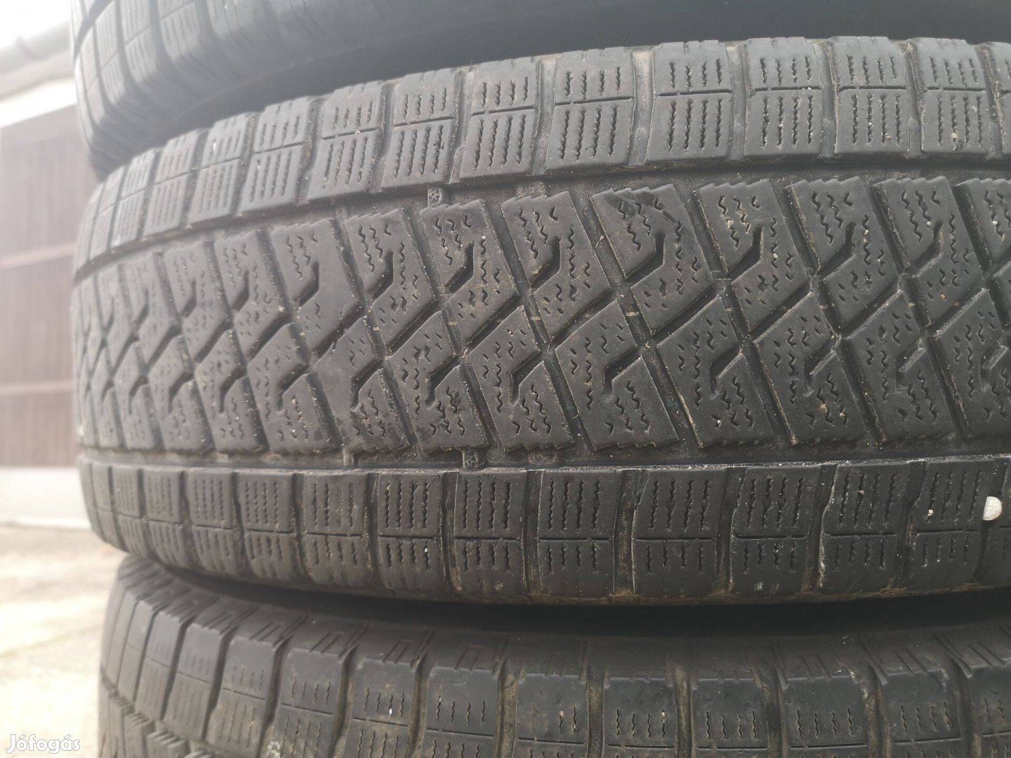 215/75R16C kisteherre téligumik