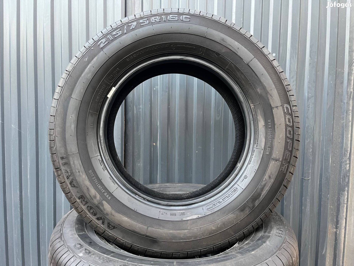 215/75 R16 C Avon nyári gumi 99,99%-os állapotban 215 75 16
