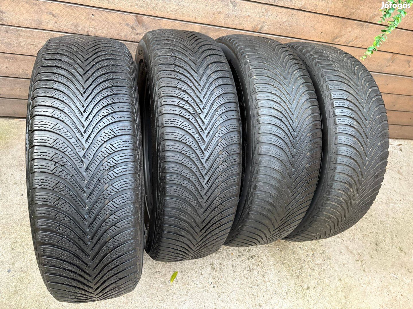 215 /65 R17 Michelin Alpin téligumi garnitúra