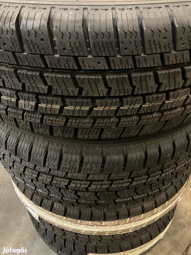 215/ 65  R 15 C  adót 18 Goodyear új 