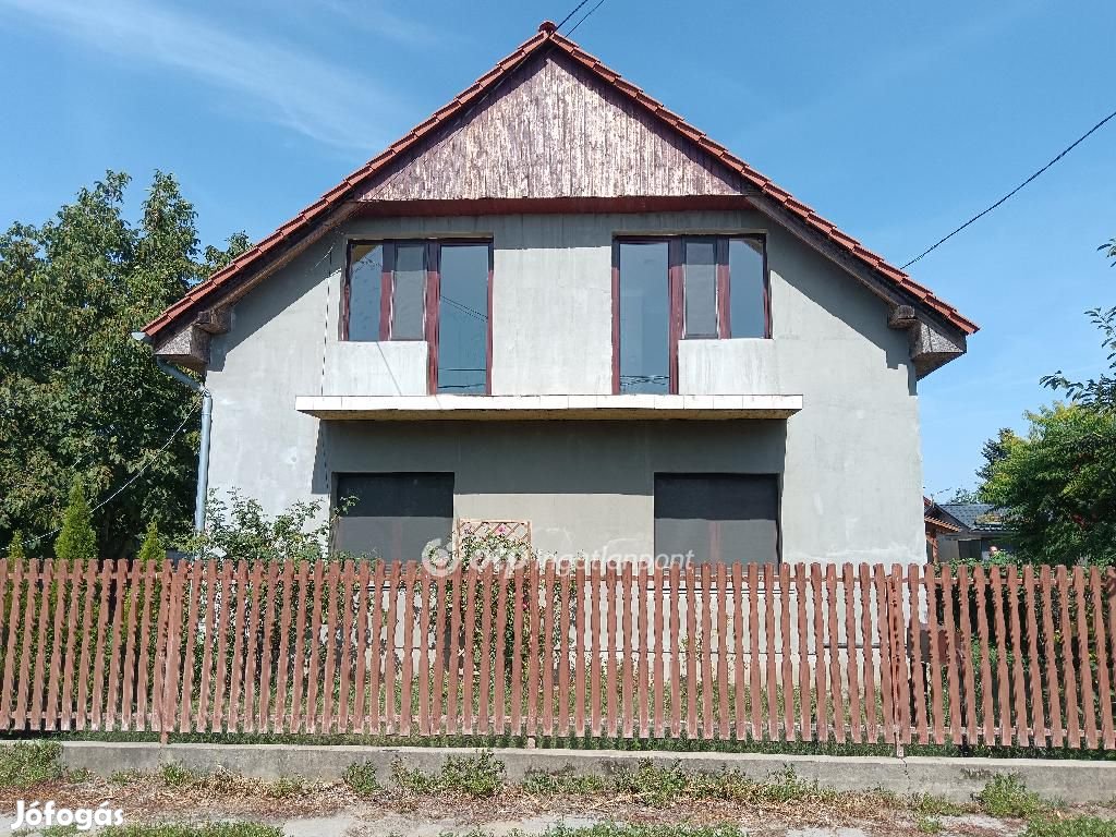 218 nm-es ház eladó Debrecen