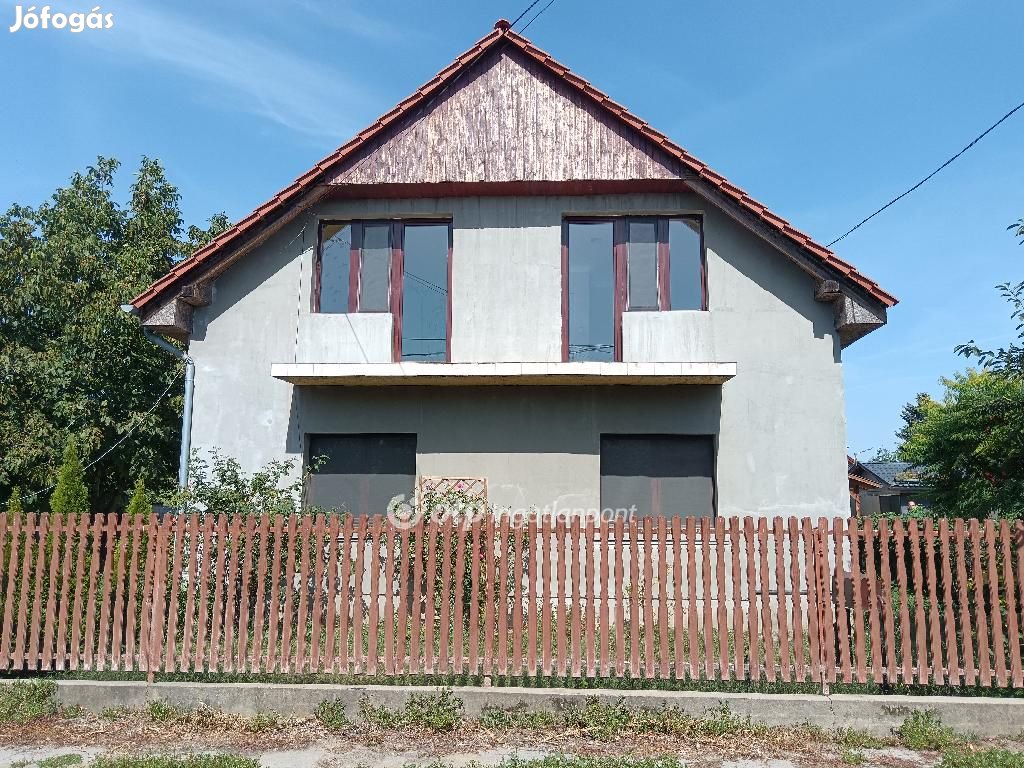 218 nm-es ház eladó Debrecen